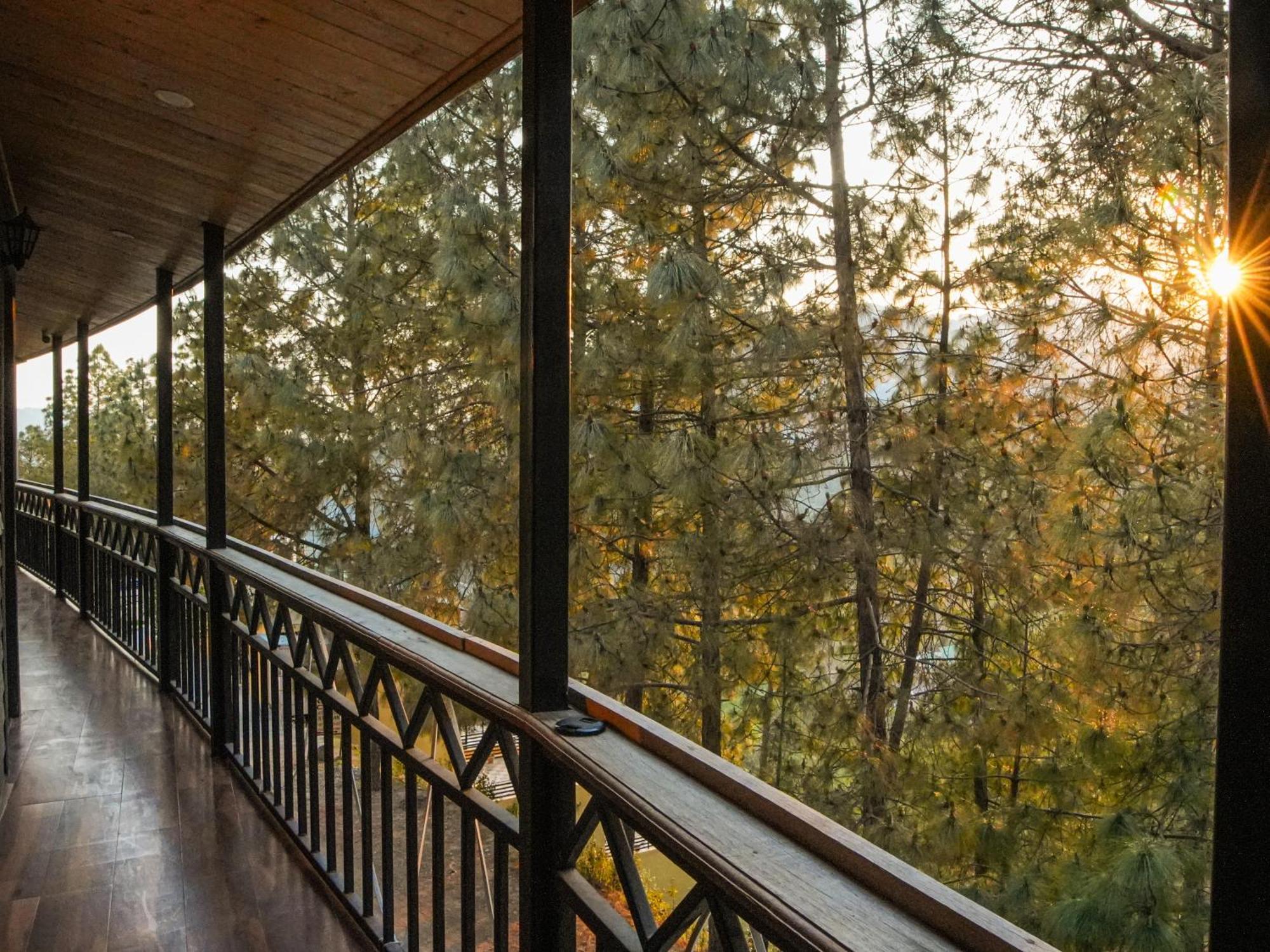 Thehimalayanliving Whistling Pines Otel Mukteshwar Dış mekan fotoğraf