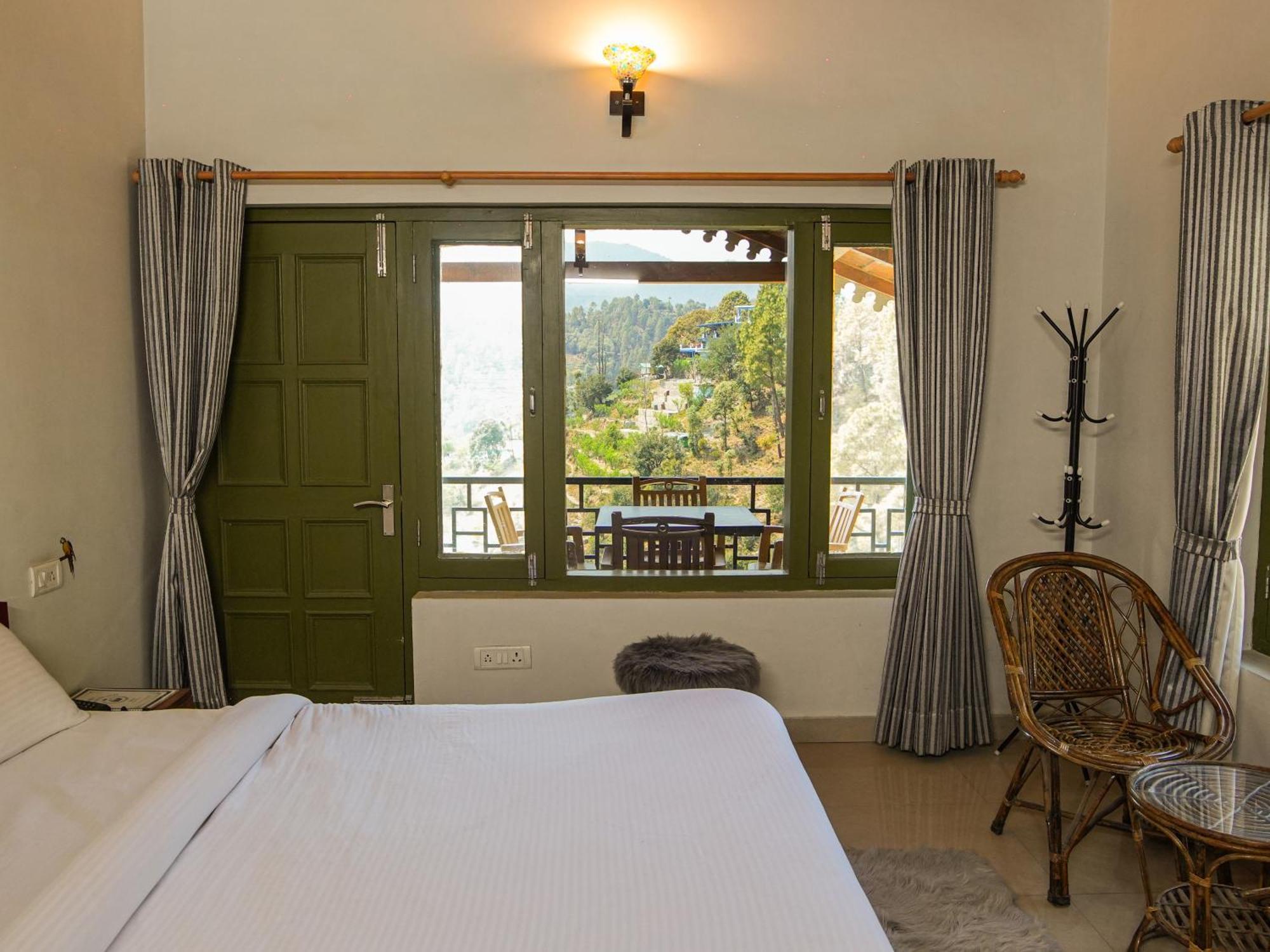 Thehimalayanliving Whistling Pines Otel Mukteshwar Dış mekan fotoğraf